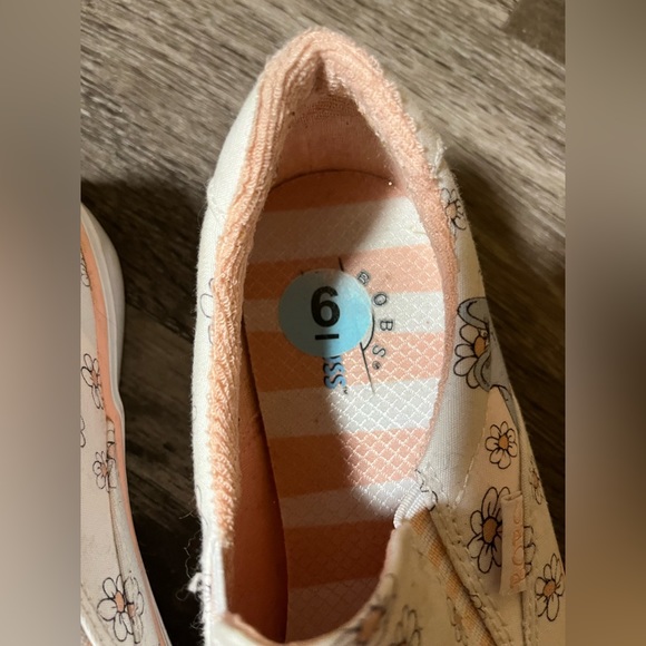 Bobs - Picture 2 of 8